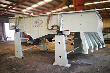 飼料篩分用哪種直線振動(dòng)篩合適?